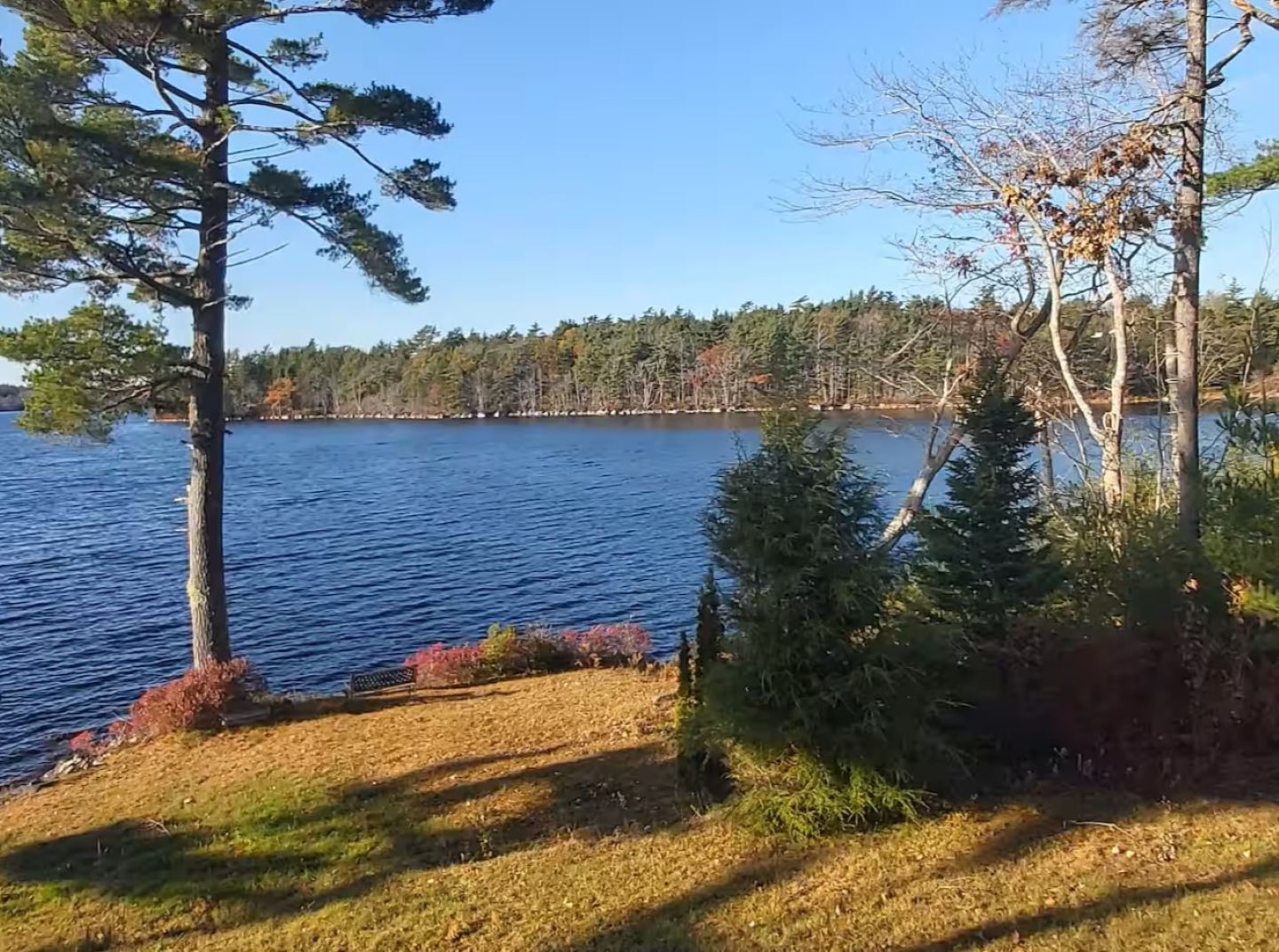 Sunset Cove Cottage on Lake Deception